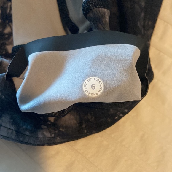 Base Pace lululemon leggings - Picture 3 of 3